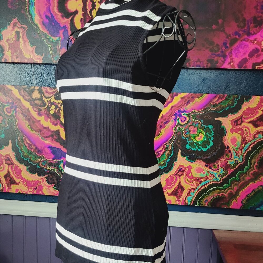 Elle ~ Sz Xsm ~ Horizontal Stripe ~ Sleeveless Top ~ NWOT